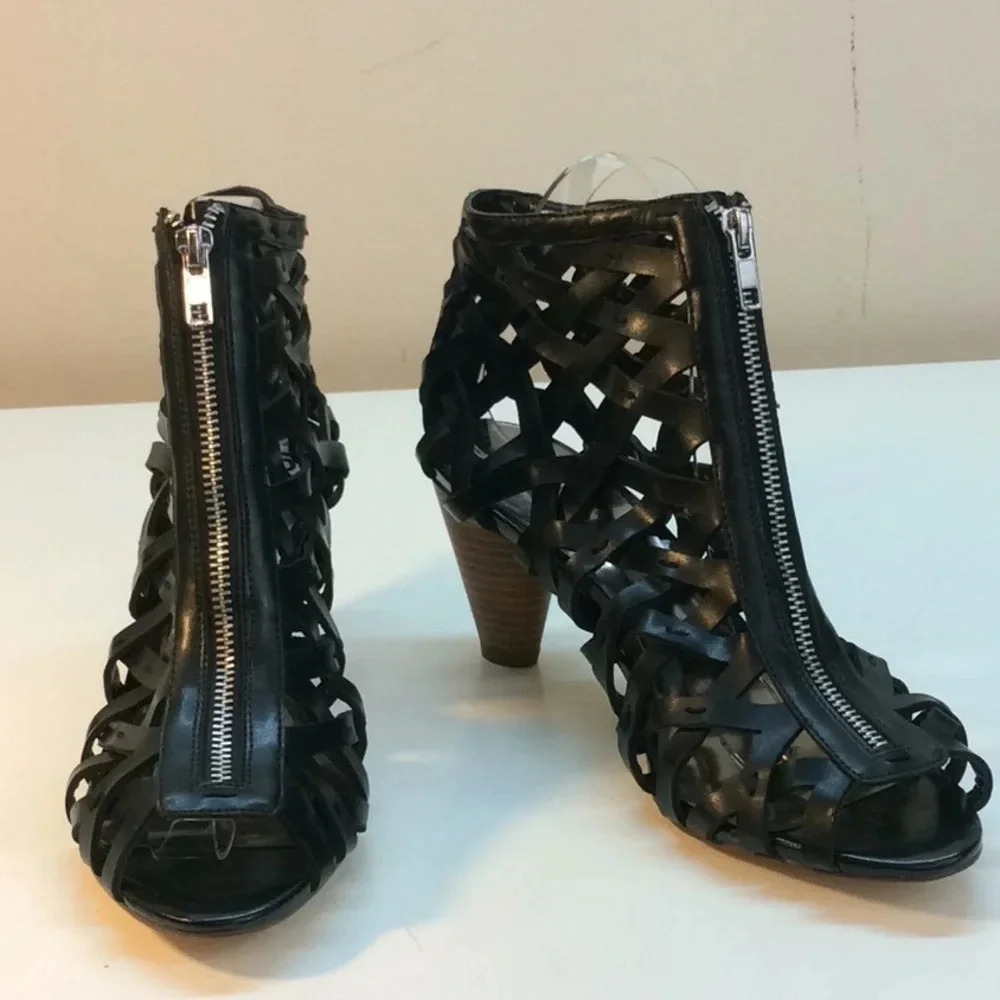 NWOT Carlos Santanta Black Booties Size 9.5